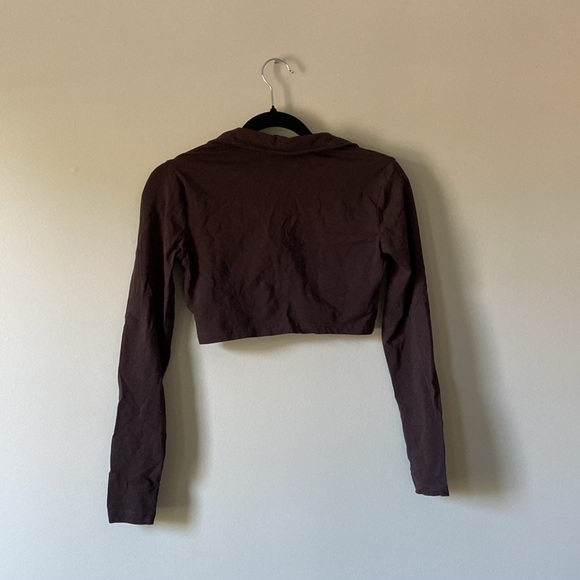 Cropped Collared Long Sleeves - Picture 4 of 4